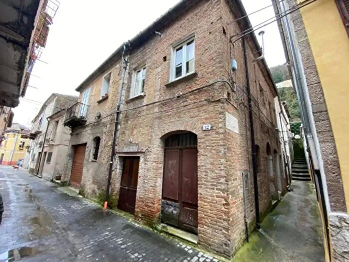 Casa con 6 locali in vendita in Vico Duchessa, Bojano