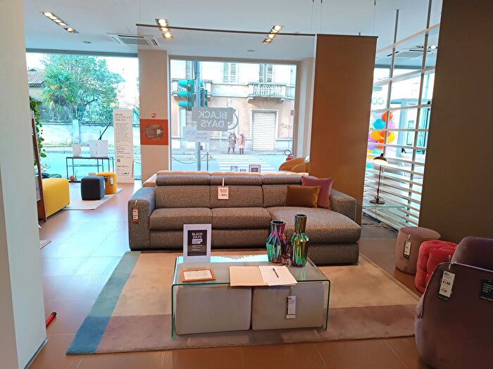 Casa con 5 locali in vendita in Gallarate