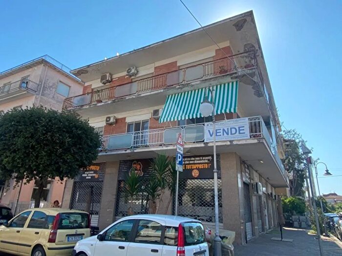 Appartamento con 6 locali in vendita in Minturno