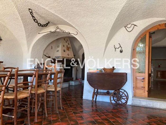 Appartamento con 6 locali in vendita in Via Monte Cornetto, Folgaria