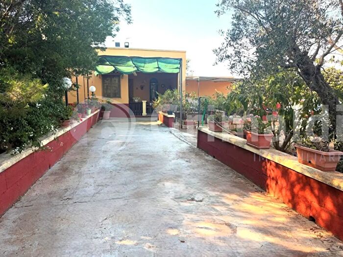 Casa con 5 locali in vendita in Contrada Curlo, Sannicola