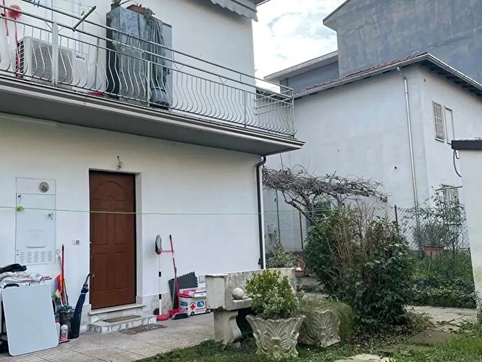 Casa con 5 locali in vendita in Piacenza