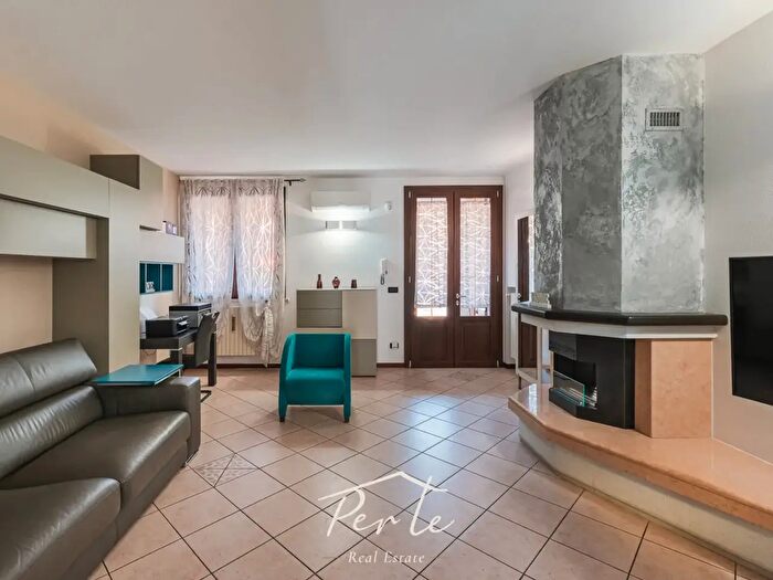 Casa quadrilocale in vendita in Via Amedeo Modigliani, Curtatone