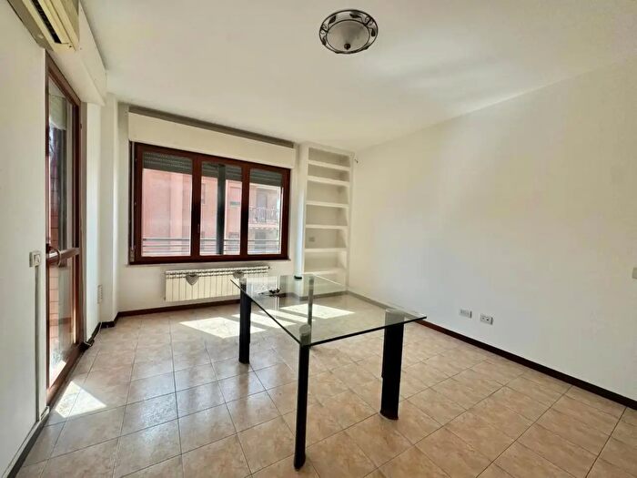 Appartamento trilocale in vendita in Via Arnaldo Ginna, Roma
