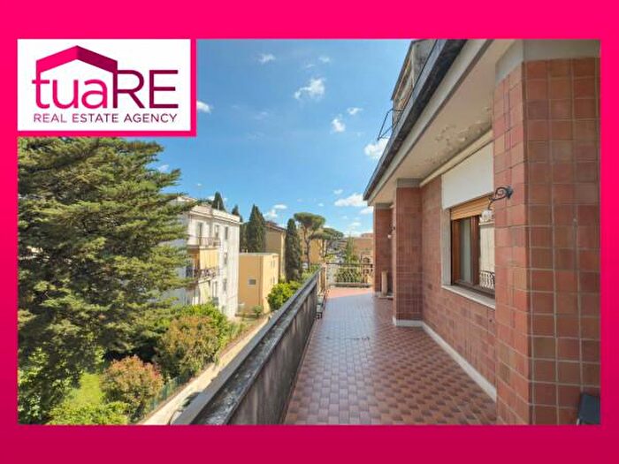 Appartamento quadrilocale in vendita in Via della Tenuta di SantAgata, Roma