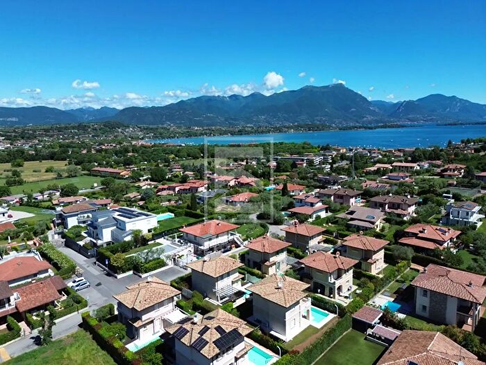 Casa con 5 locali in vendita in Via Gazzolo b, Manerba Del Garda