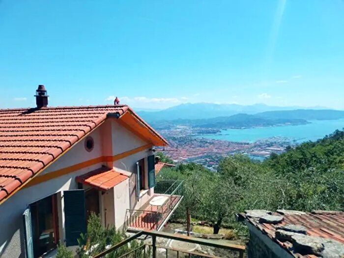 Casa con 5 locali in vendita in Via del Parodi, La Spezia