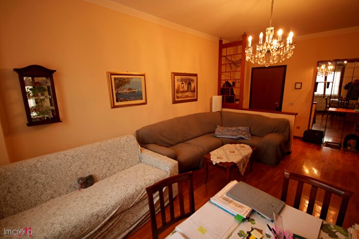 Appartamento trilocale in vendita in Via Ombrianello, Crema