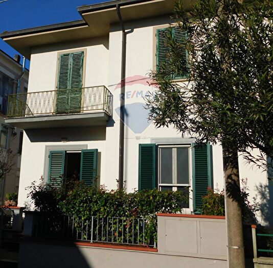 Casa con 6 locali in vendita in Montecatini Terme