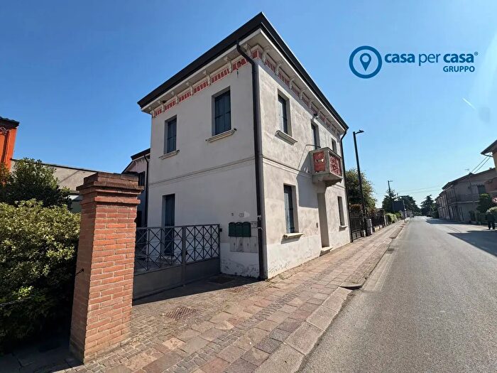Appartamento trilocale in vendita in Via Guglielmo Marconi, Stanghella