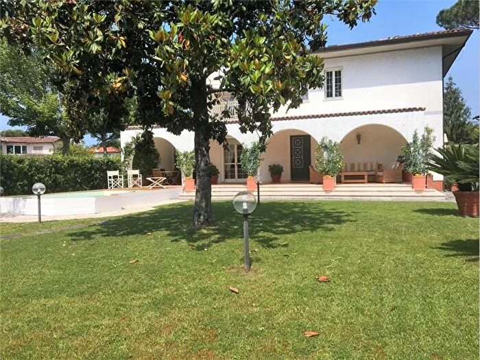 Casa in vendita in Forte Dei Marmi