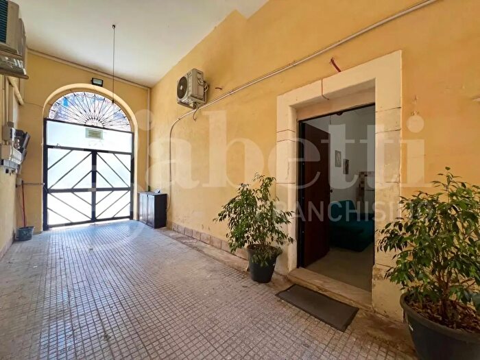 Casa trilocale in vendita in Via Formide, Siracusa