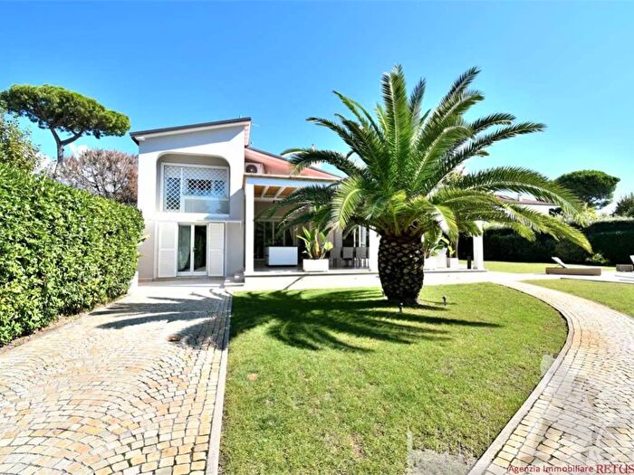 Casa con 6 locali in affitto in Centro, Forte dei Marmi