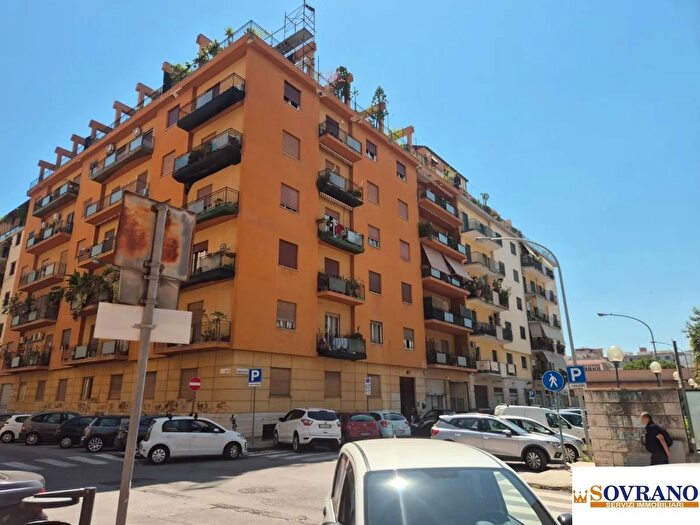 Appartamento con 5 locali in vendita in Palermo