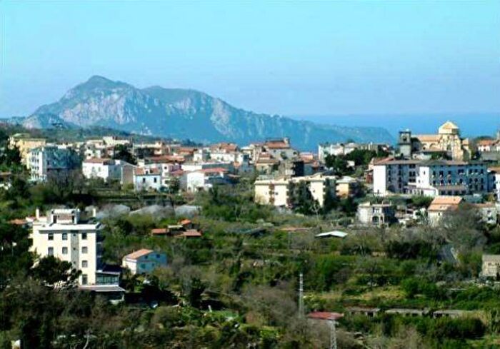Appartamento trilocale in affitto in Via San Liberatore, Massa Lubrense