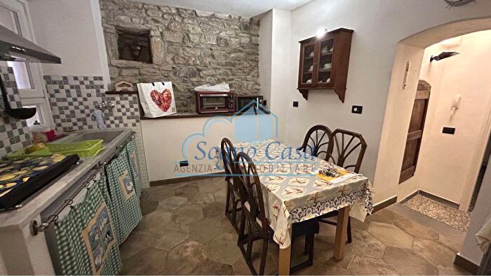 Casa con 7 locali in vendita in Arcola