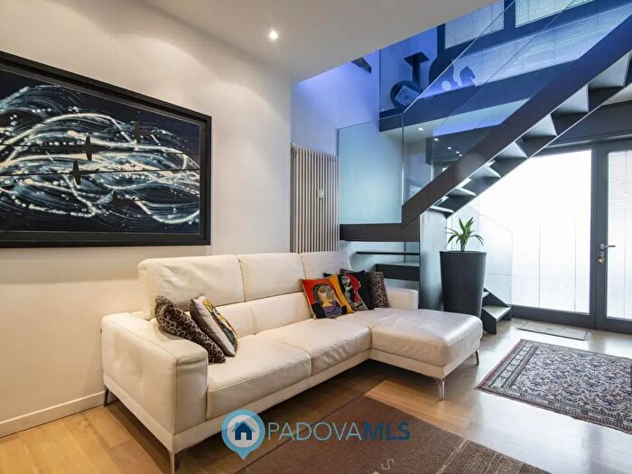 Casa con 5 locali in vendita in Via Savonarola, Padova