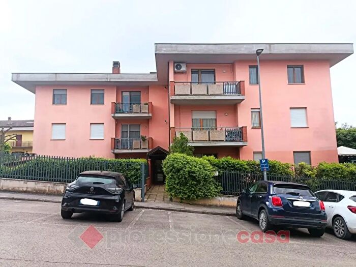 Appartamento trilocale in vendita in Via della Ninfa, Perugia