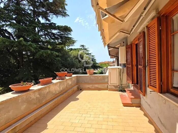 Appartamento con 6 locali in vendita in Via Aurelia Tarquinia, Montalto Di Castro