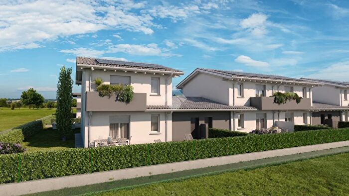 Casa quadrilocale in vendita in Via Caravaggio, Brignano Gera DAdda