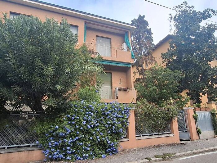 Appartamento trilocale in affitto in Via Fratelli Gruppi, Bolognina, Bologna