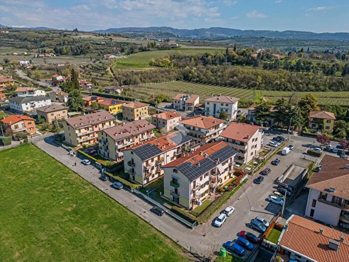 Appartamento trilocale in vendita in Via Emilio Salgari, San Pietro In Cariano