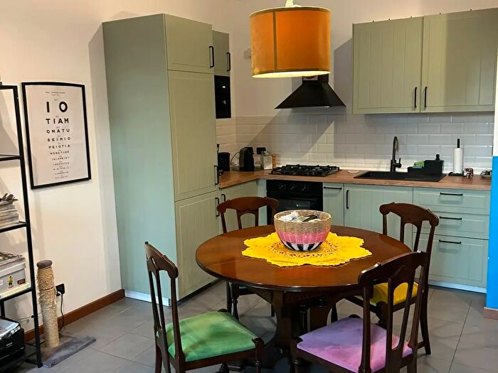 Appartamento bilocale in affitto in Via Voltri, Milano