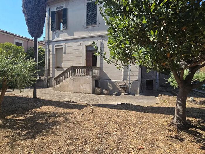 Casa quadrilocale in vendita in Via Livenza, Terni