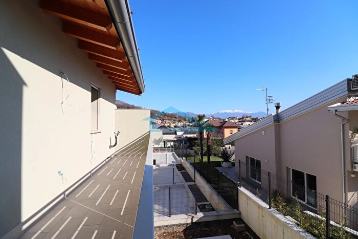 Casa quadrilocale in vendita in Adro