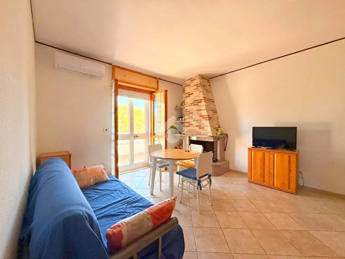 Appartamento trilocale in vendita in Via Plutone, Lesina