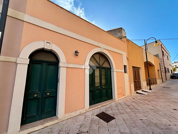 Appartamento trilocale in vendita in Via Sicilia, Sannicola