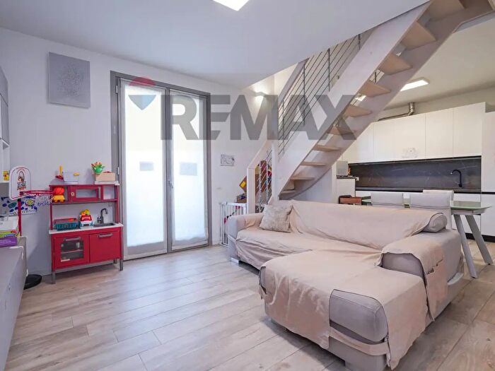 Appartamento con 5 locali in vendita in Boltiere