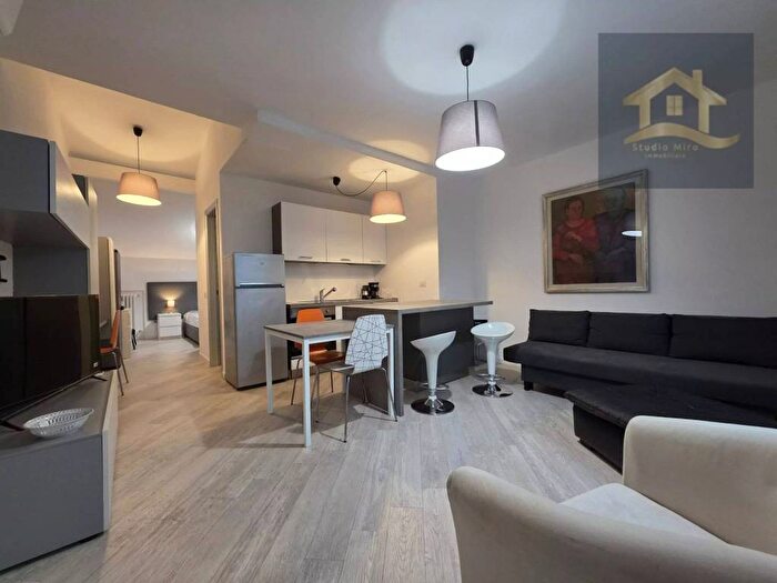 Appartamento in affitto in Strada Giuseppe Garibaldi, Centro Storico, Parma