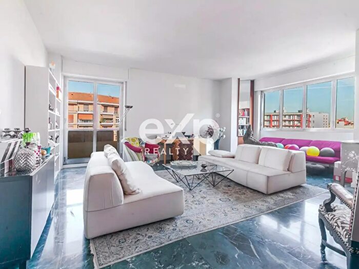 Appartamento quadrilocale in vendita in Milano