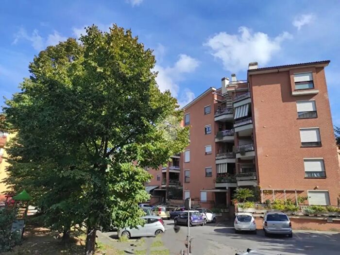 Appartamento trilocale in vendita in Piazza Aldo Moro, Albano Laziale