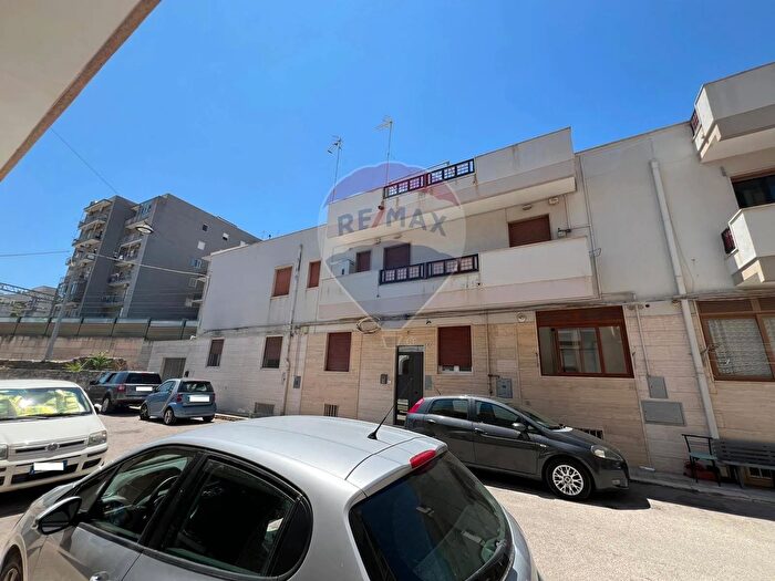 Casa con 7 locali in vendita in Monopoli