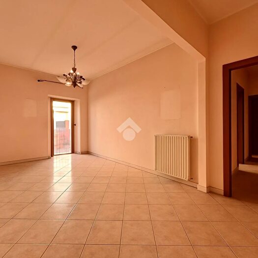 Appartamento trilocale in vendita in Via Benedetto Brin, Soriano Nel Cimino