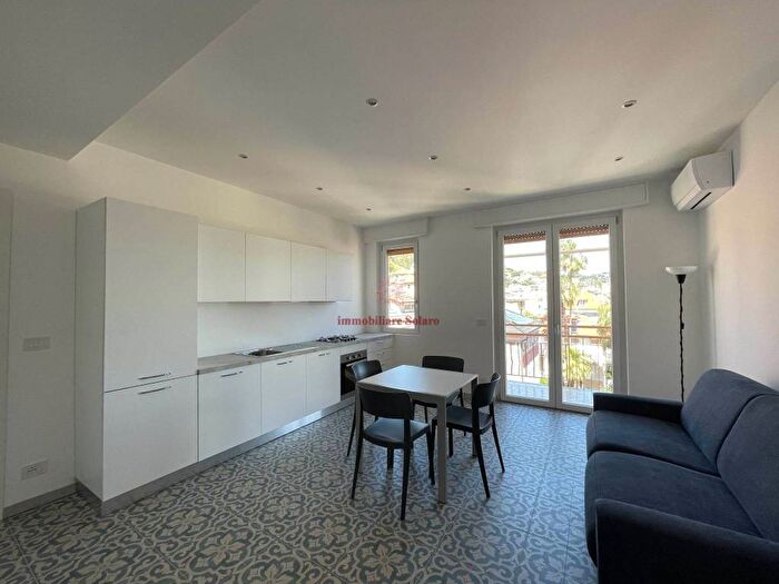 Appartamento bilocale in affitto in Via Giuseppe Garibaldi, Centro, Varazze