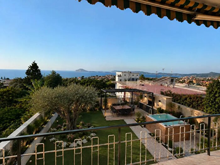 Appartamento trilocale in vendita in Via Coste di Agnano Traversa, Pozzuoli