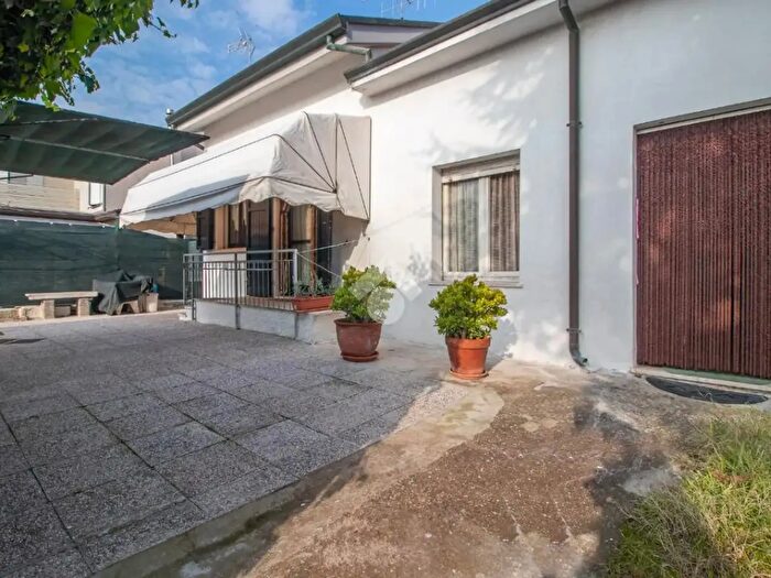 Casa bilocale in vendita in Via Campone Sala, Cesenatico