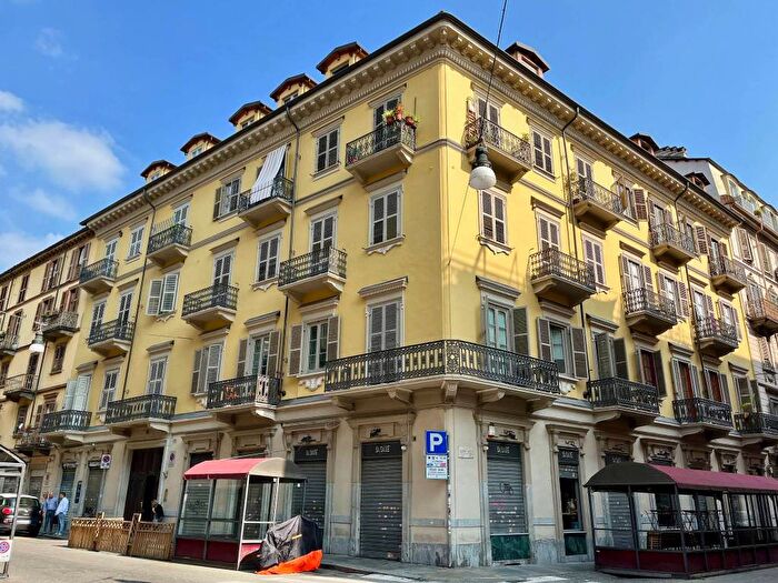 Appartamento bilocale in affitto in Via SantAnselmo, San Salvario Baretti, Torino