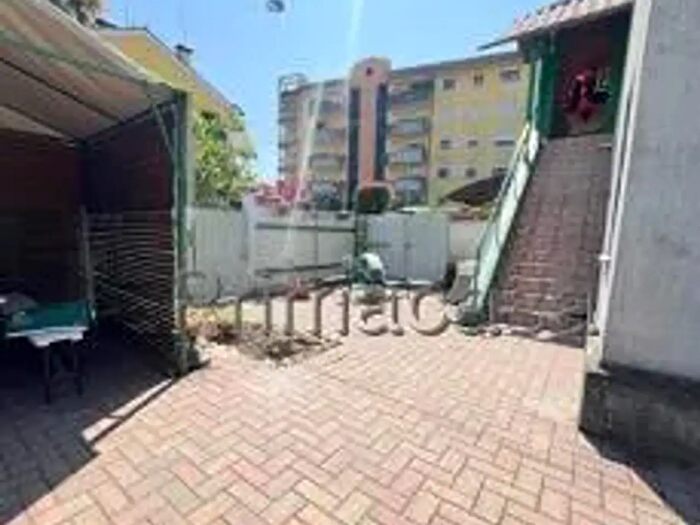 Appartamento trilocale in affitto in Via Zanardelli, Vicenza