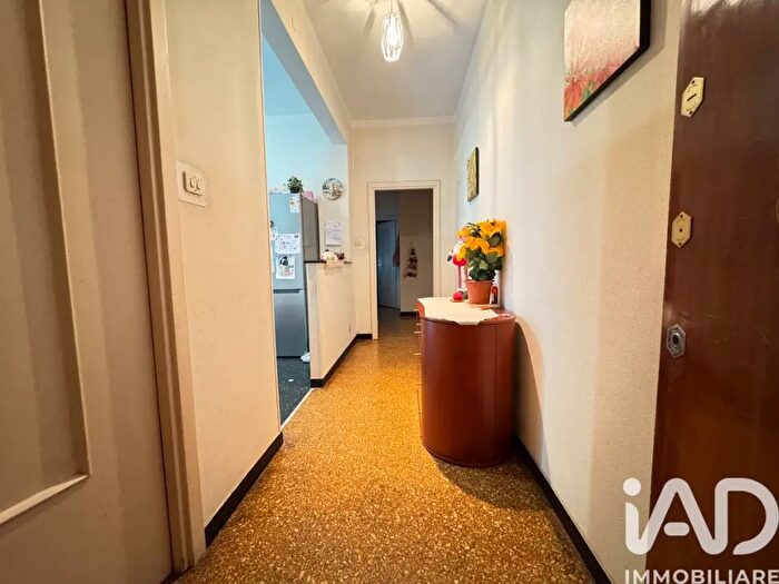 Appartamento con 5 locali in vendita in Via Antonio Burlando, Genova