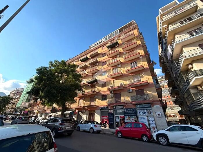 Appartamento trilocale in vendita in Via Giuseppe Pitrè Q, Palermo