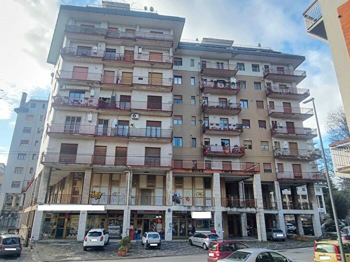 Appartamento quadrilocale in affitto in Via Serafino Pionati, Centro Storico, Avellino