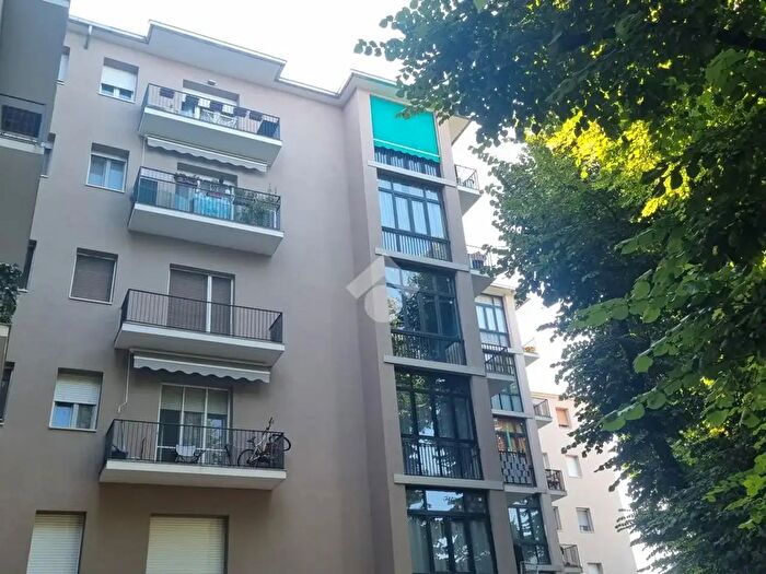 Appartamento trilocale in vendita in Via Pontremoli, Parma