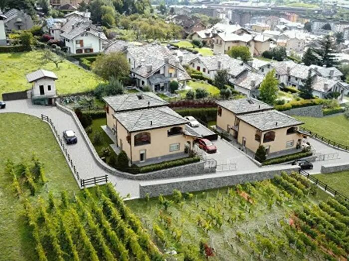 Casa trilocale in vendita in Frazione PorossanRoppoz, Aosta