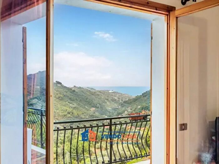 Appartamento quadrilocale in vendita in Strada Comunale Verezzo, Sanremo