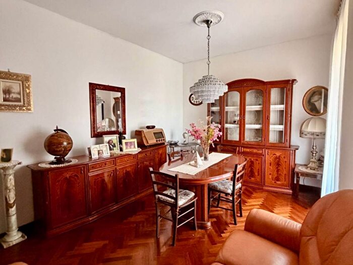 Appartamento con 5 locali in vendita in Via Benvenuto Cellini, Massarenti, Bologna