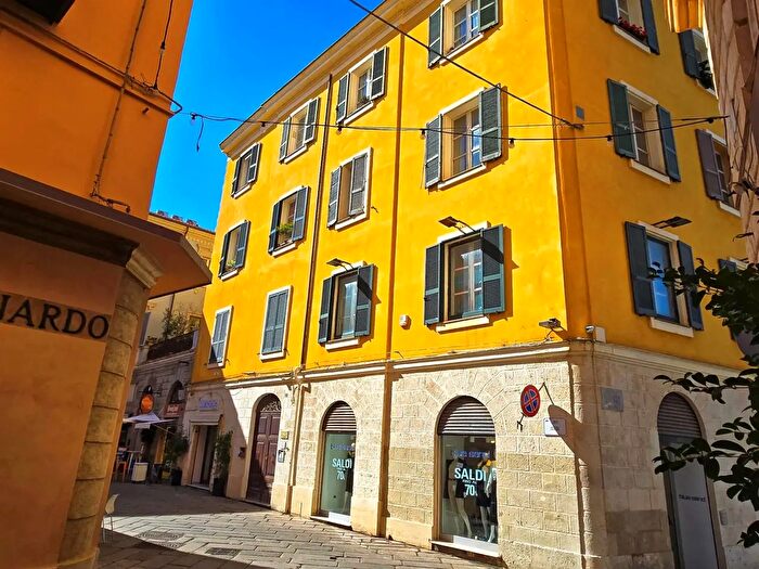 Appartamento trilocale in vendita in Largo Ittiri, Sassari